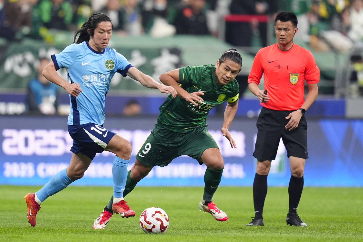 包含浙江绿城主场迎战北京国安，实力均衡的词条